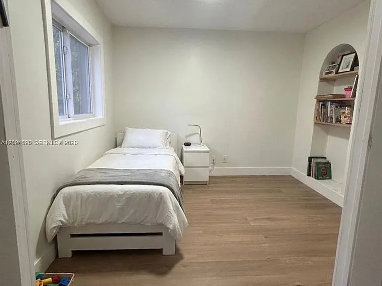 5450 SW 55th Ave — Photo 9