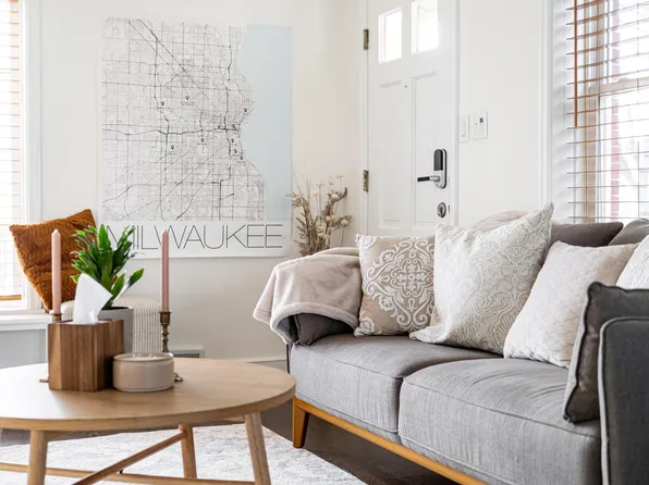 2939 N 68th St, Milwaukee, WI 53210