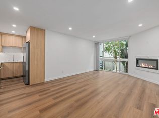 2447 N Beachwood Dr #2, Los Angeles, CA 90068