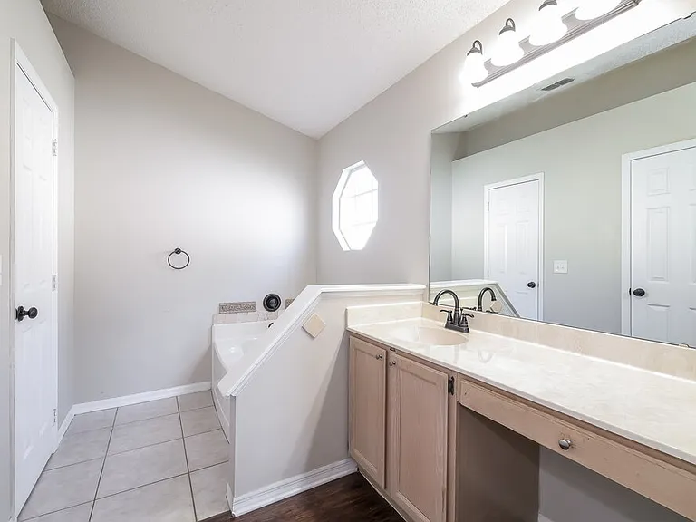 931 Rivecon Ave — Photo 11