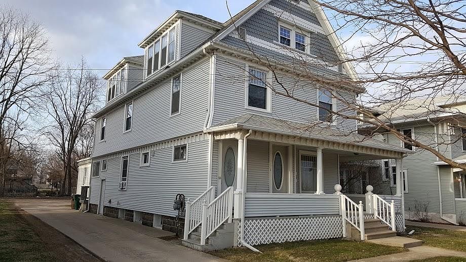 1st image of 916 W Ottawa St APT 1