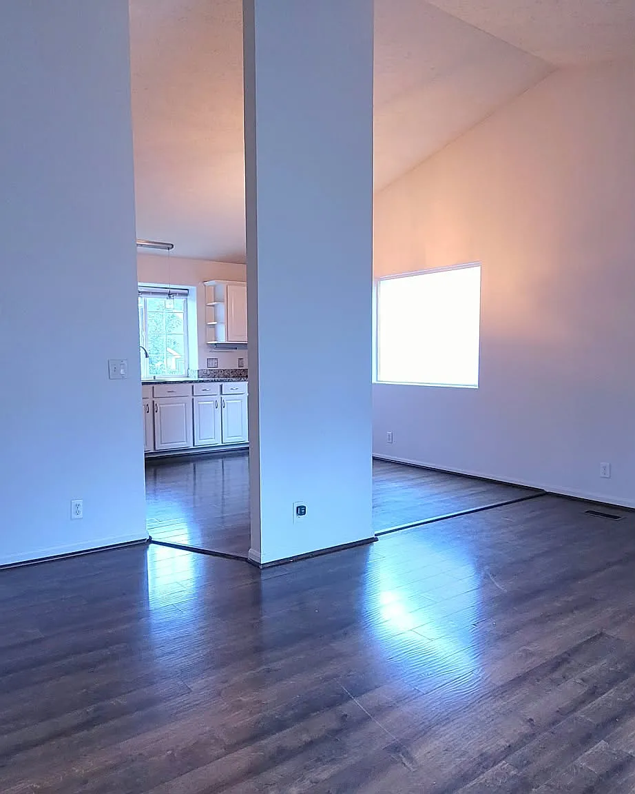 3 bed, 1636 sqft, $2,100 — Photo 3