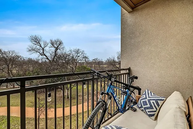 1900 Barton Springs Rd #3024 — Photo 9