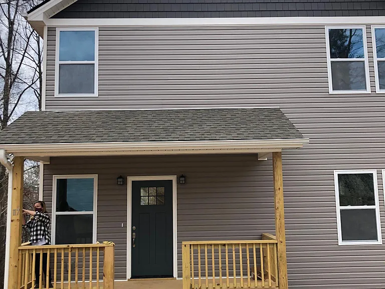 117 Burton St — Photo 1