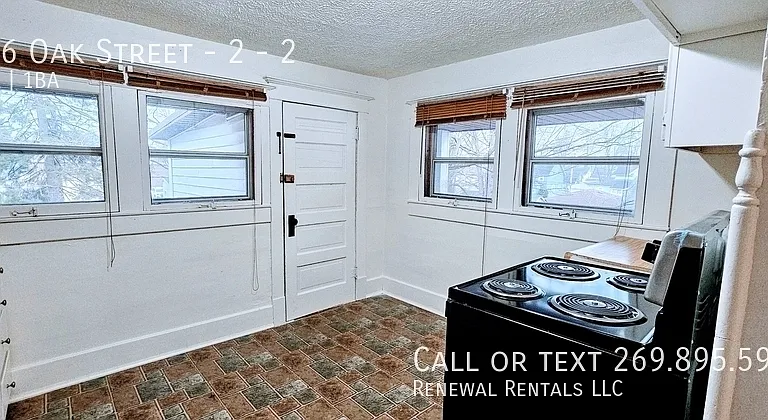 206 Oak St #2 — Photo 27