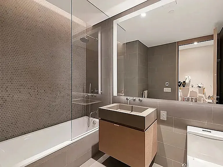49 Chambers St #8E — Photo 12
