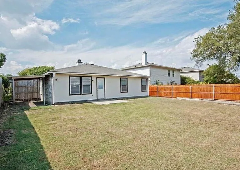 3411 Jacobs Dr — Photo 2
