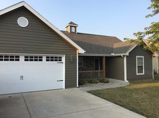 16812 Juniper Dr, Basehor, KS 66012