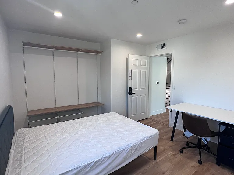 1224 W 37th Pl — Photo 62