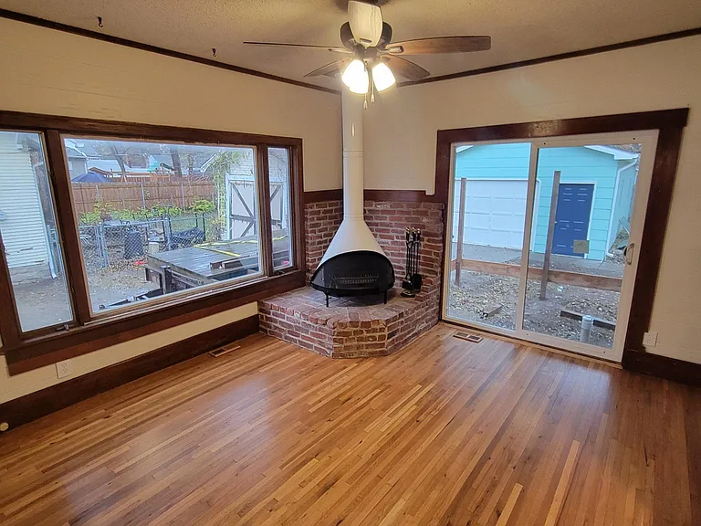 1047 N Coolidge Ave — Photo 25