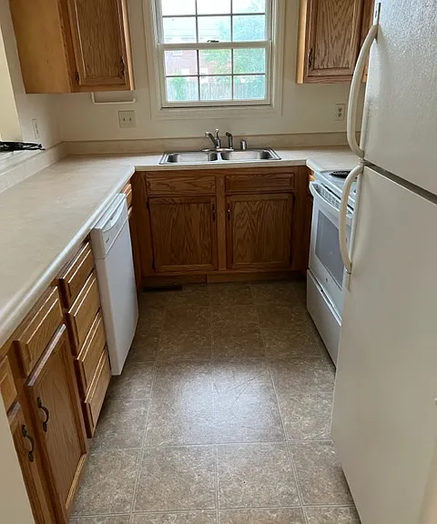 307 Parker Pl — Photo 2