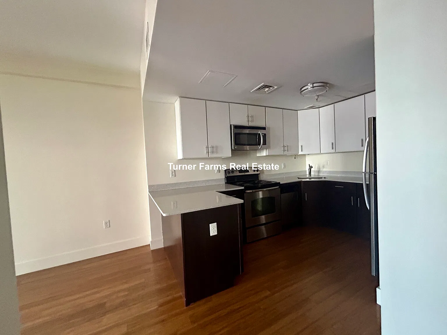 2 bed, 8888 sqft, $3,900 — Photo 4