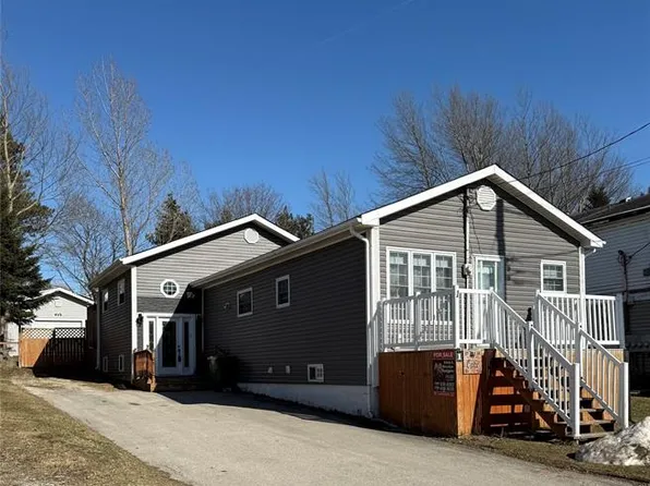 1 Pine Street, Deer Lake, NL A8A1Y9
