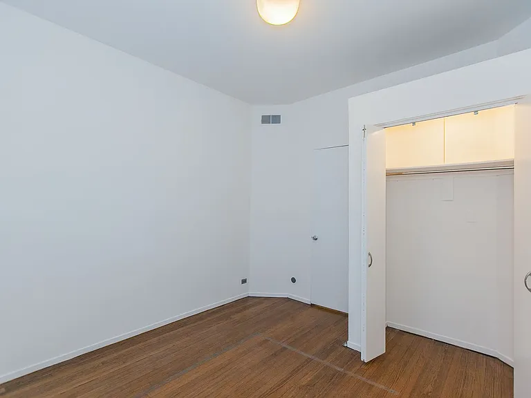 727 W Cornelia Ave #2 — Photo 7