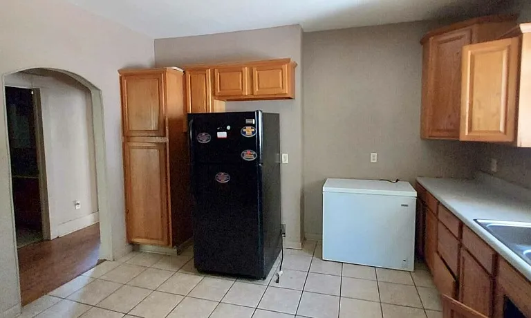 300 Rose Ln — Photo 8