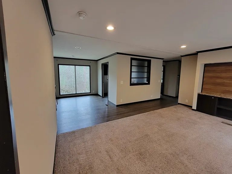 256 Weaver Creek Rd — Photo 2