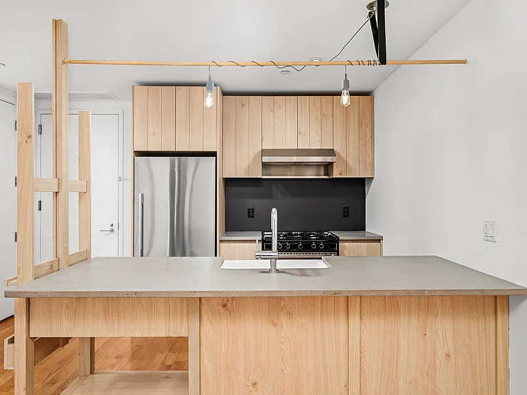 123 Melrose St #410 — Photo 1