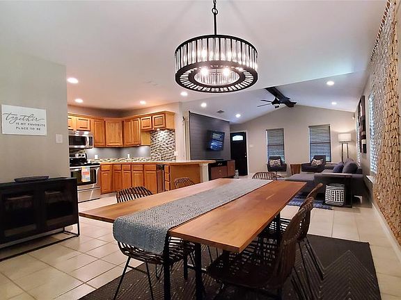 2nd image of 3079 Neches Dr