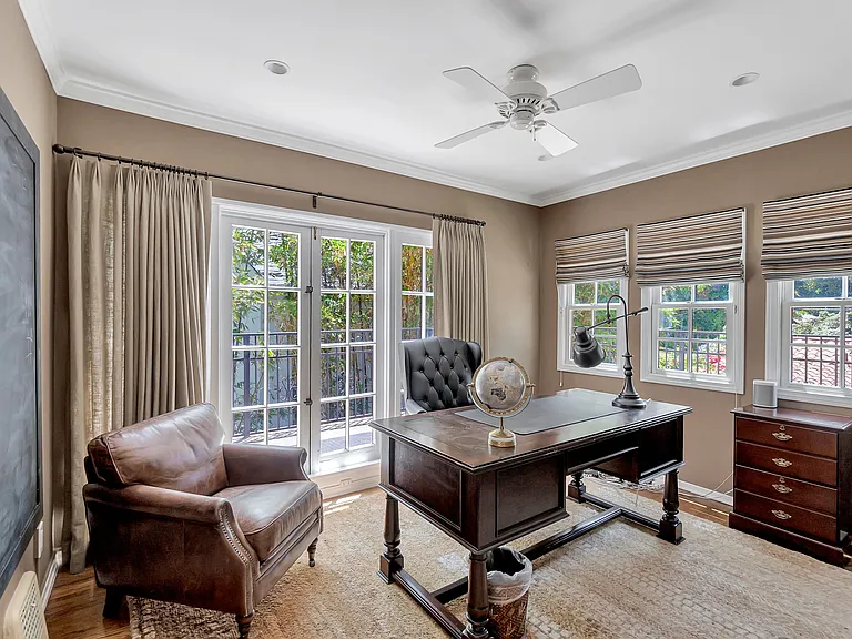1415 N Genesee Ave — Photo 14
