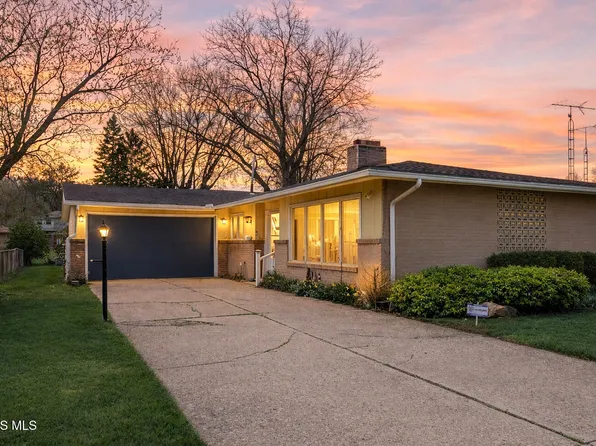 5223 Grosse Point Pkwy, Toledo, OH 43611