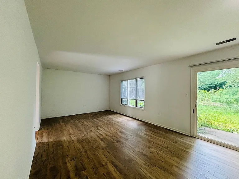 360 Shenandoah Cir — Photo 14