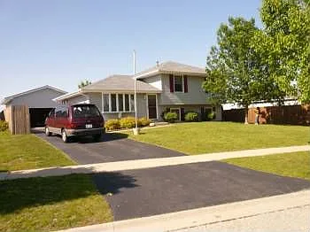 6607 Irma Harvey photo 1