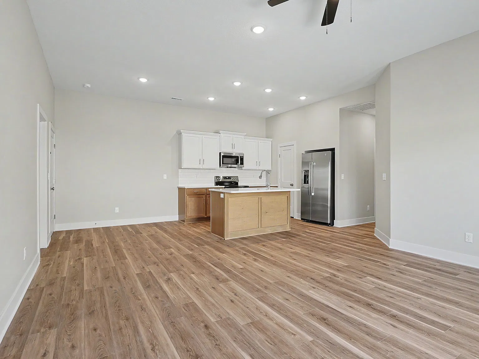 3 bed, 1225 sqft, $1,595 — Photo 3