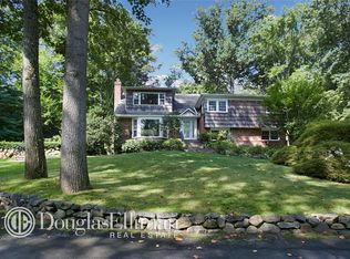 220 Harbor Acres Rd, Port Washington, NY 11050