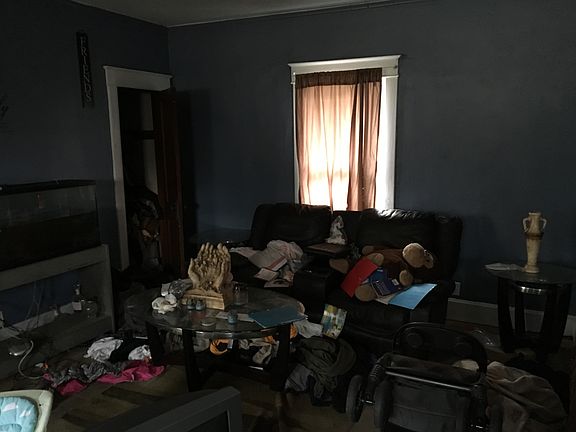 3rd image of 3032 Kensington Ave