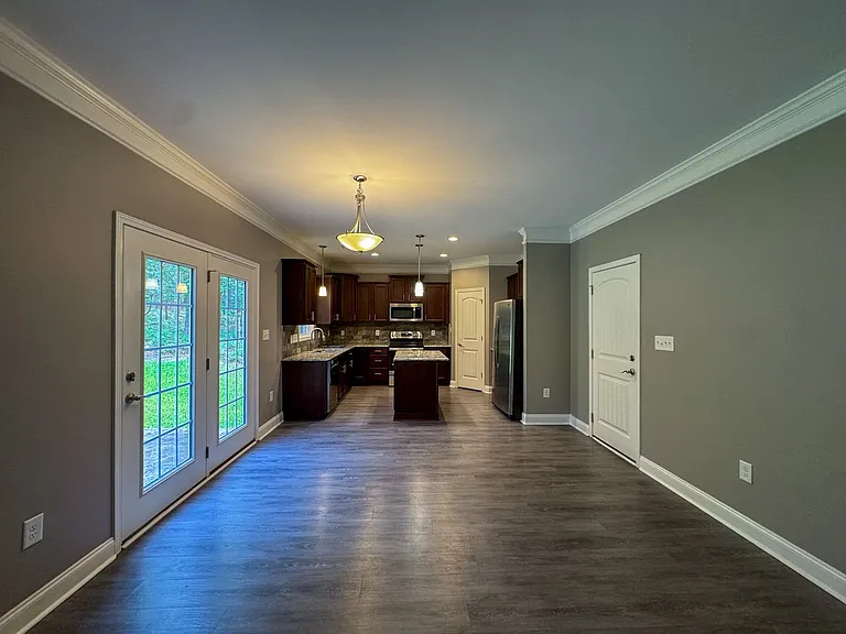 7550 Hillside Ave — Photo 4