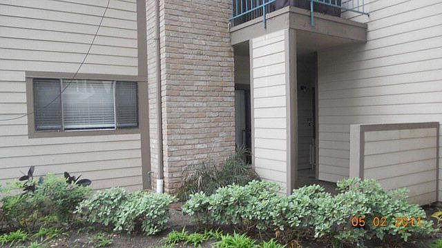 1st image of 7125 N Holiday Dr