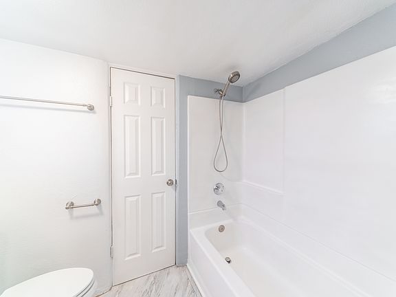 2nd image of 433 N 14th St #1