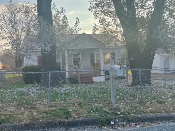 514 Hayes Ave, Lawrenceburg, TN 38464