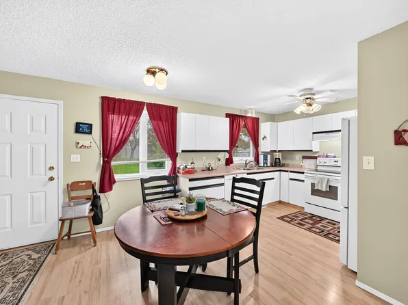 4319 27th St NW, Edmonton, AB T6T 1G7