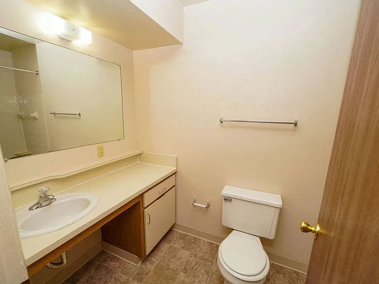 Canal Club Apartments — Photo 57