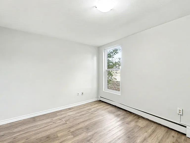 645 Village Green Ave — Photo 20