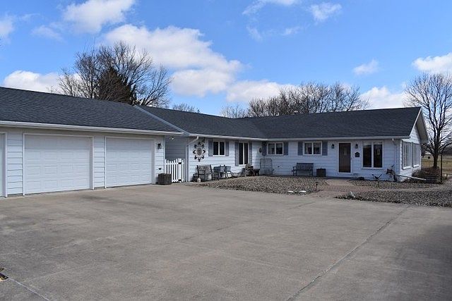 1st image of 204 S Westview Dr