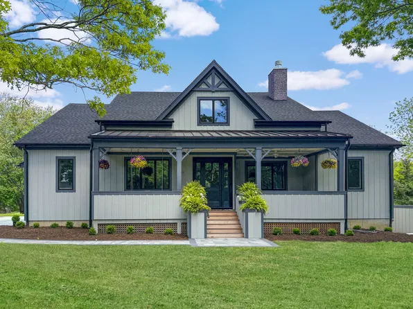 https://photos.zillowstatic.com/fp/a450951ef46d0861fa68b7d8ce267941-p_e.webp