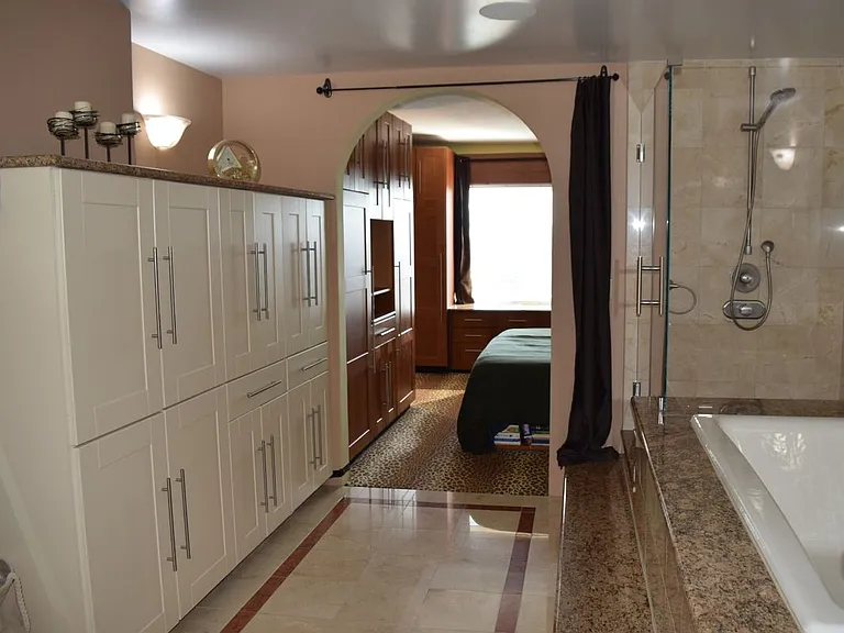 8350 Greensboro Dr #1017 — Photo 2