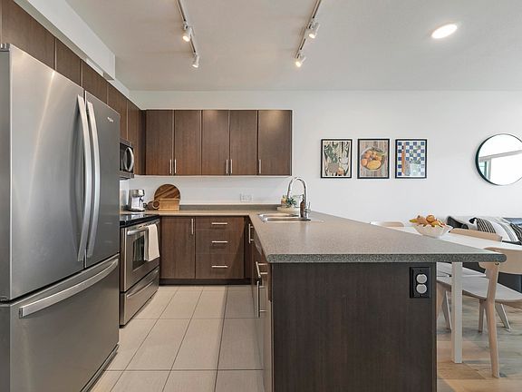 5th image of 688 E 17th Ave #206