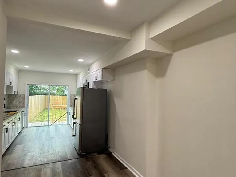 516 Columbus Rd — Photo 6