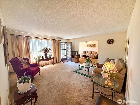 4th image of 222 W Nelson Road