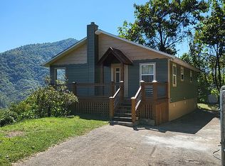 152 Ledbetter Rd, Robbinsville, NC 28771