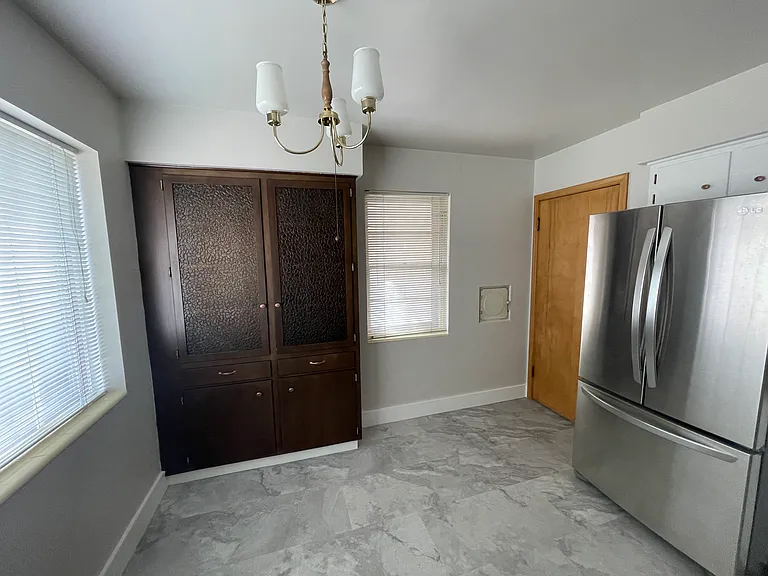 3645 Gramercy Ave — Photo 7