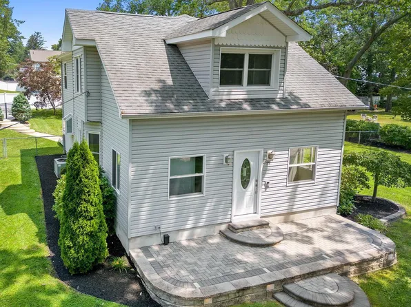 77 E 7th Ave, Pine Hill, NJ 08021