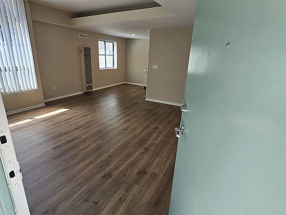 5th image of 1132 7th St APT 7
