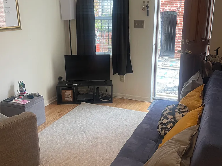 412 S Chapel St — Photo 23