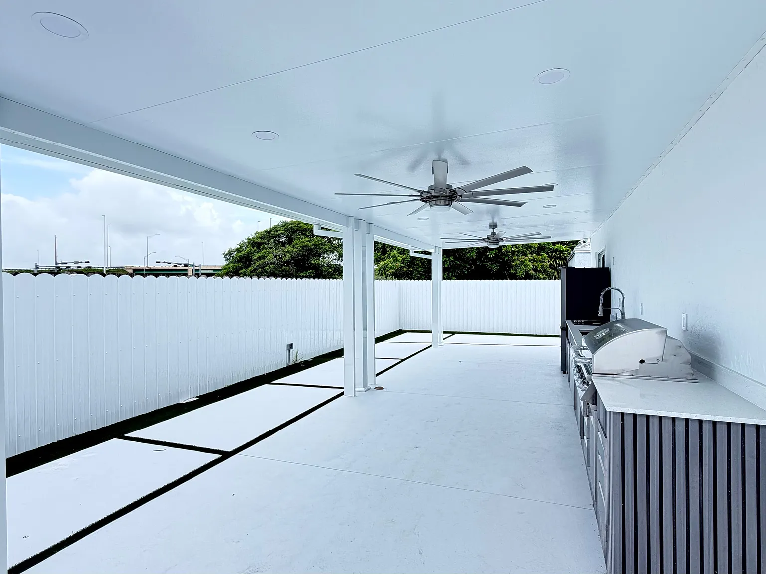 3 bed, 1255 sqft, $4,200 — Photo 3