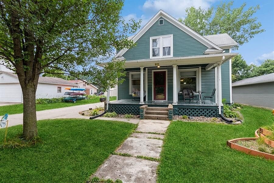 911 Elm Ave, Story City, IA 50248 | Zillow