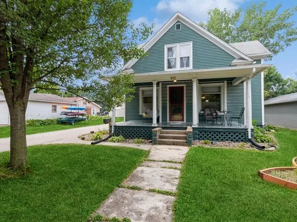 911 Elm Ave, Story City, IA 50248